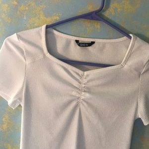 Super cute white top🖤